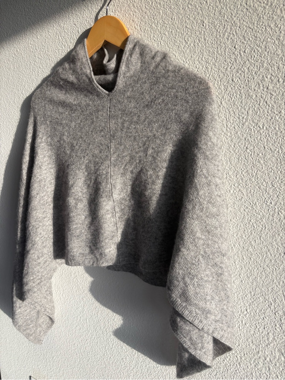 La Fiorentina Cashmere & wool heather Gray Cape - Picture 3 of 5